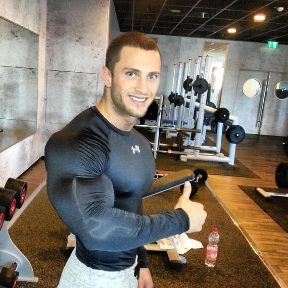 pump-room-on-twitter-big-biceps-delts-pecs-and-traps-in-skin