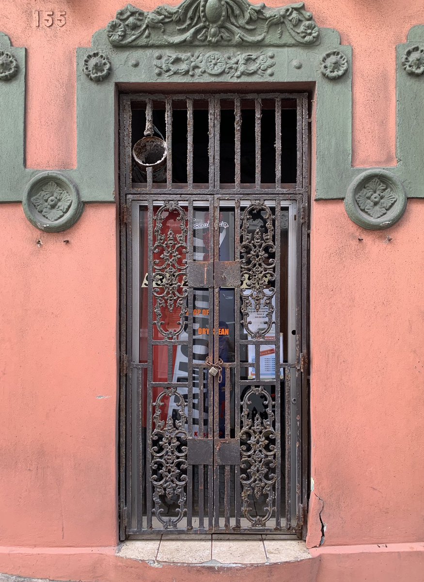 soldeigriega's tweet photo. Puertas del Viejo San Juan 🚪🎨 https://t.co/QrEFs0qs0B
