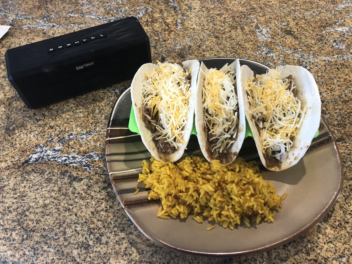brodigan's tweet photo. Every once and a while,
You need somethin' to make you feel alright,
Sometimes it's just beer and tacos on a Tuesday night...
#barbecoa #tacotuesday #ionlyputgoodthingsinyourmouth https://t.co/QrHUvtzQKQ