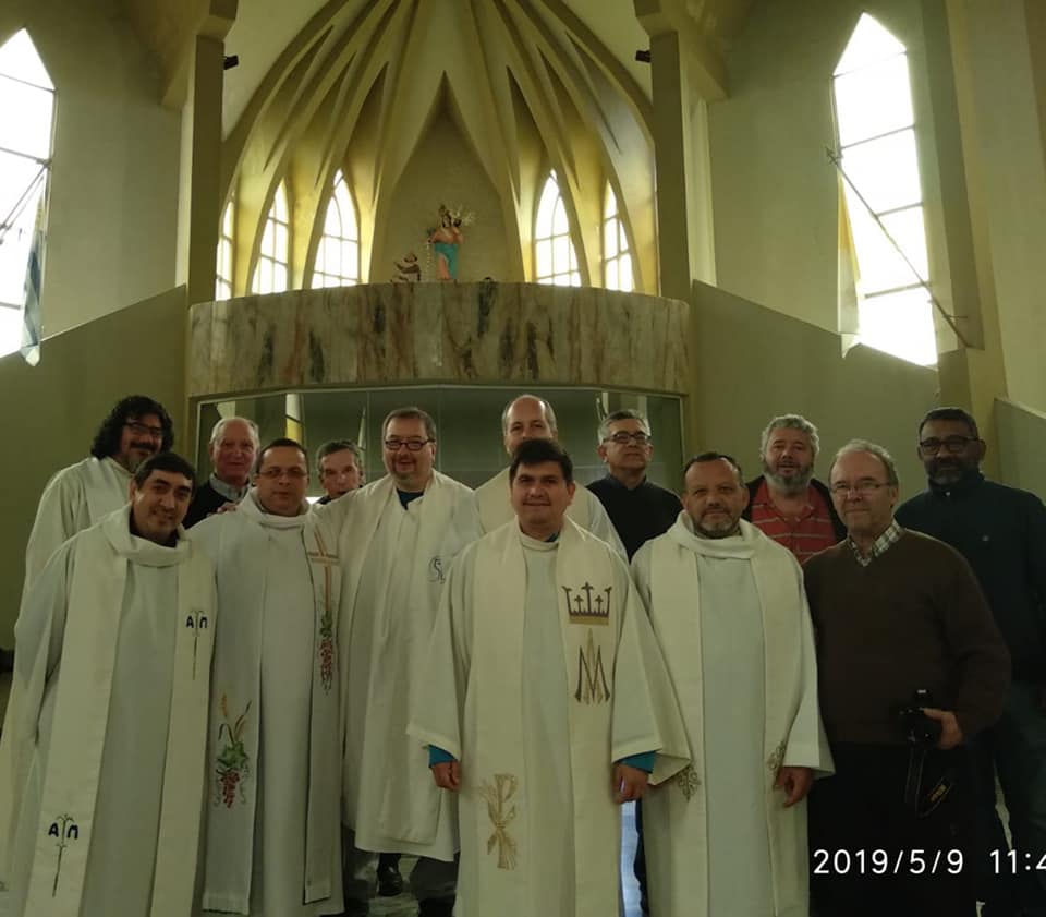 Hoy despedimos a un Gran Sacerdote de la Obra Don Orione y a una Gran Persona con un Corazón entregado a los mas necesitados

Hasta Siempre Padre Manuel Barbe 🙏😢❤️