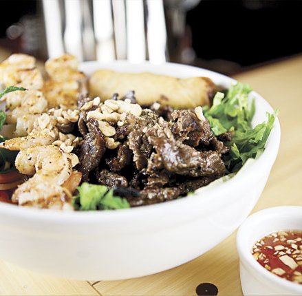 huemilwaukee's tweet photo. It's a great night for Noodle Bowls!  Call in your order to 414.294.0483 https://t.co/va8dLra1Wf