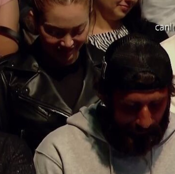 SnoopyS72's tweet photo. Cemo sen her şeye değersin şu  kareye bak be ❤️
Saldırın aslan parçaları bu gece şampiyonluk bizimdir ❤️
#cemalcancanseven
#survivor2020final
@danlabilic https://t.co/Ni6XPqUddA