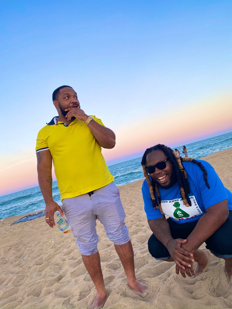 Papi_Hodgy_'s tweet photo. Me an my brova I couldn’t hold my laugh in the whole time we was talking #jkab https://t.co/7aNkfiY3CH