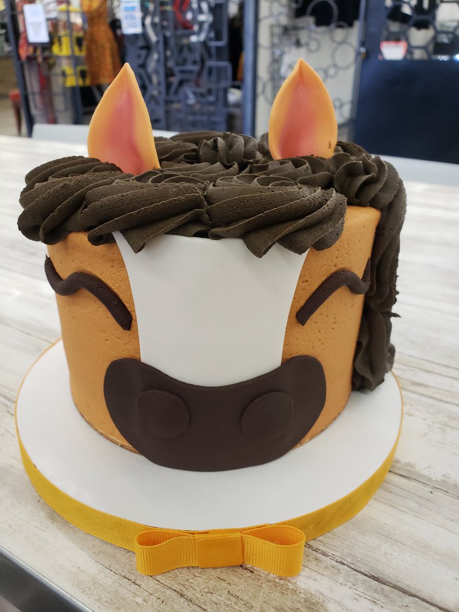 Sweets4Success's tweet image. It's a PONY PAARTY! 🐎💕🐴
Happy birthday, Kennedi!
.
#KAYBEECAKES #growdesotomarketplace #birthdaycake #customcookies #customcakes #CookieMe
