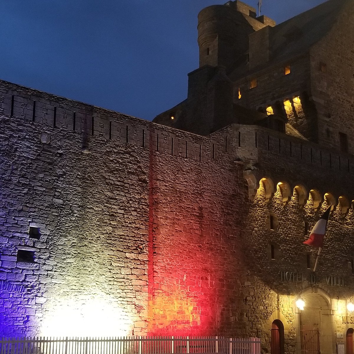 VilleSaintMalo's tweet photo. Très belle fête nationale à tous ! https://t.co/TPKki2yuW6
