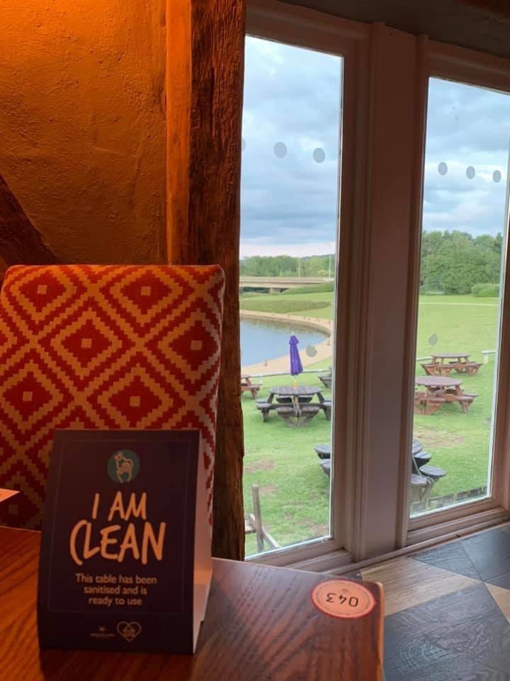 mkfuturenow's tweet photo. The Caldecotte pub and grill has reopened and we found the service and level of safety impeccable. 
Please give them a try and support our locals, also bonus great views and walks after your meal and drinks. #caldecottepubandgrill #mkfuture 🍻 🥂 🍔 🍽 #lovemk https://t.co/odi5iFbzbU