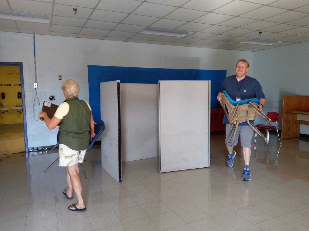 HMSIndian's tweet photo. @HMSIndians We appreciate Larry &amp; Candy Turner and Coach Jimmy Mitchell for hauling desks today. #ccsdtn #cheathammagic #inyourcorner #HMSindians https://t.co/CUYC9zxKKq