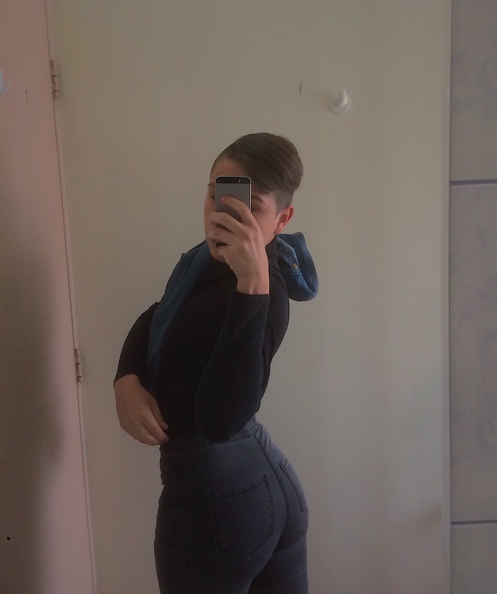 bocangel_'s tweet photo. rt solito en casita🥺 
#cuarentema #gaychile #gay https://t.co/X8R0wnGxTQ