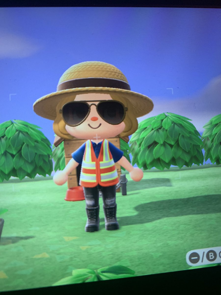 LiaBoBia's tweet photo. My animal crossing avatar is ready to do some road closures!
#imisswork #locations https://t.co/GdhreQksmd