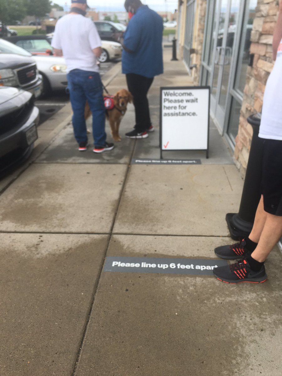 Mikedewitte3's tweet photo. If you need a new phone please order online. https://t.co/ZekIvq7D9B