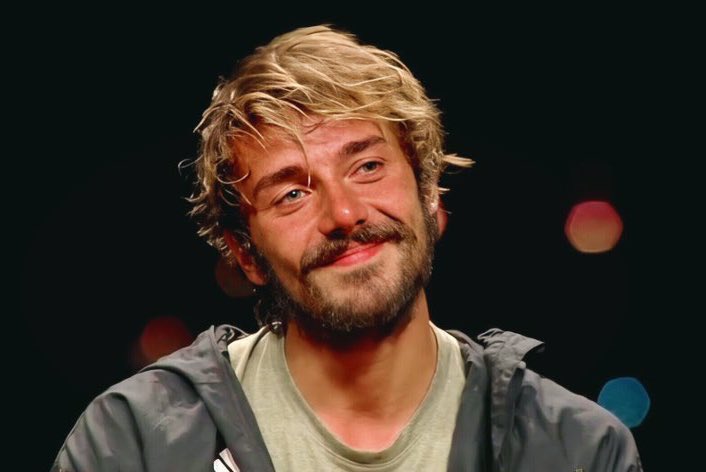 atalayardaa's tweet photo. #danlabilic #cemalcancanseven şampiyon olsun diye en az bi ev parası harcamıştır 😂😂😂 https://t.co/QxGg99dgdp
