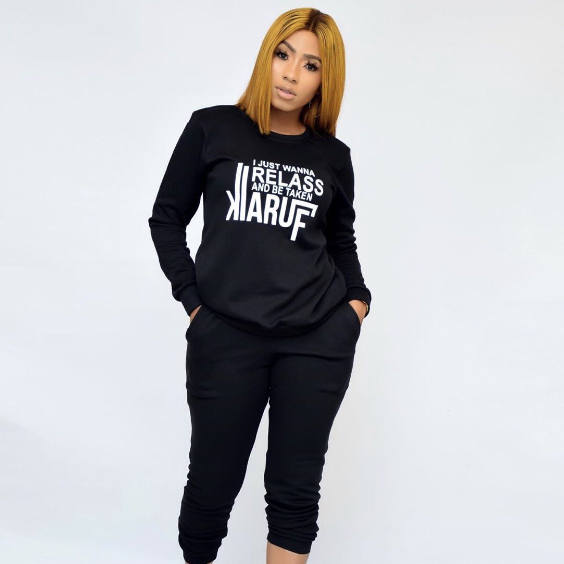 Adeshewa0216's tweet photo. They are waiting for her to be shouting "sold out" up and down.... she is not in competition with any fucking body ....she will keep restocking.... I Stan a business guru #RelassMercyOut https://t.co/PC8PRZx9B0