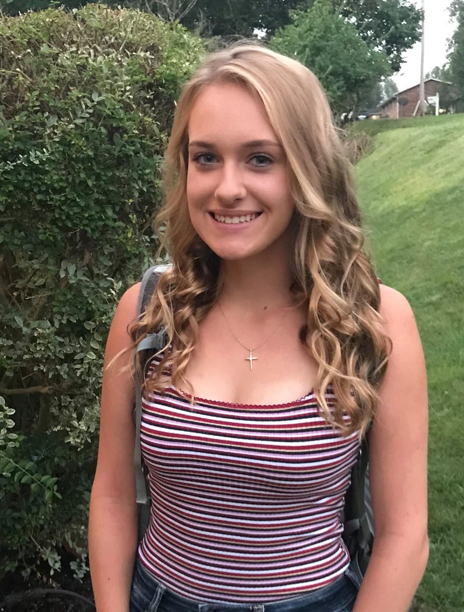 SoftballCabell's tweet photo. Fellow classmate, Miranda Brooke Vaughn, needs your vote! She is 1/15 finalist in the WV Scholar Program, competing for a full-ride scholarship @ WV Wesleyan College! Check your email,make your vote count!!! 
https://t.co/znNTjgxhSP  @cabellschools @CabellMidland @CabellSuperSaxe https://t.co/mixBhpwZEZ