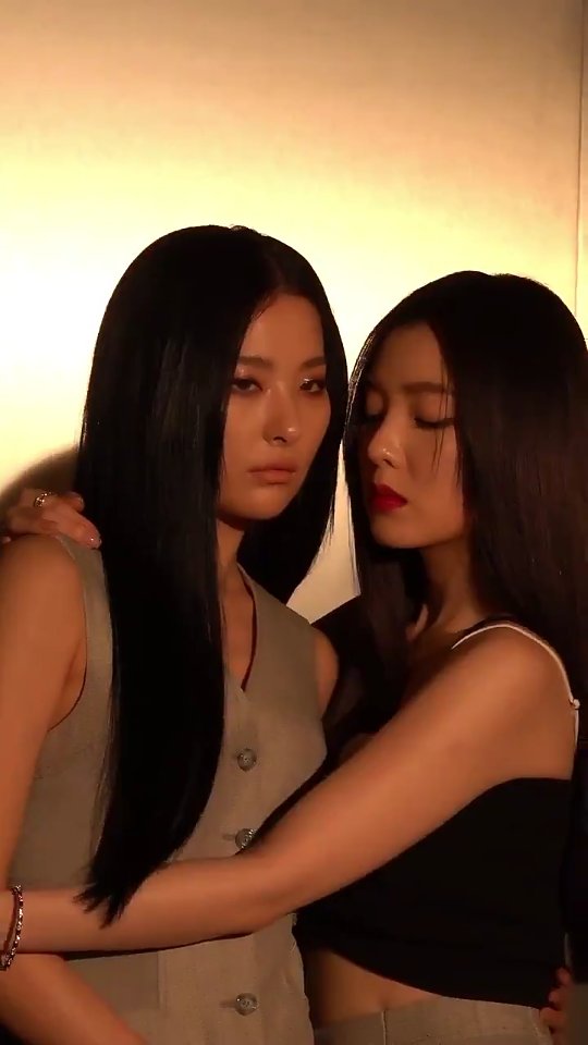 RedVelcroBr's tweet photo. Uma obra de arte chamada IRENE&amp;SEULGI https://t.co/F7CTzNzsy0
