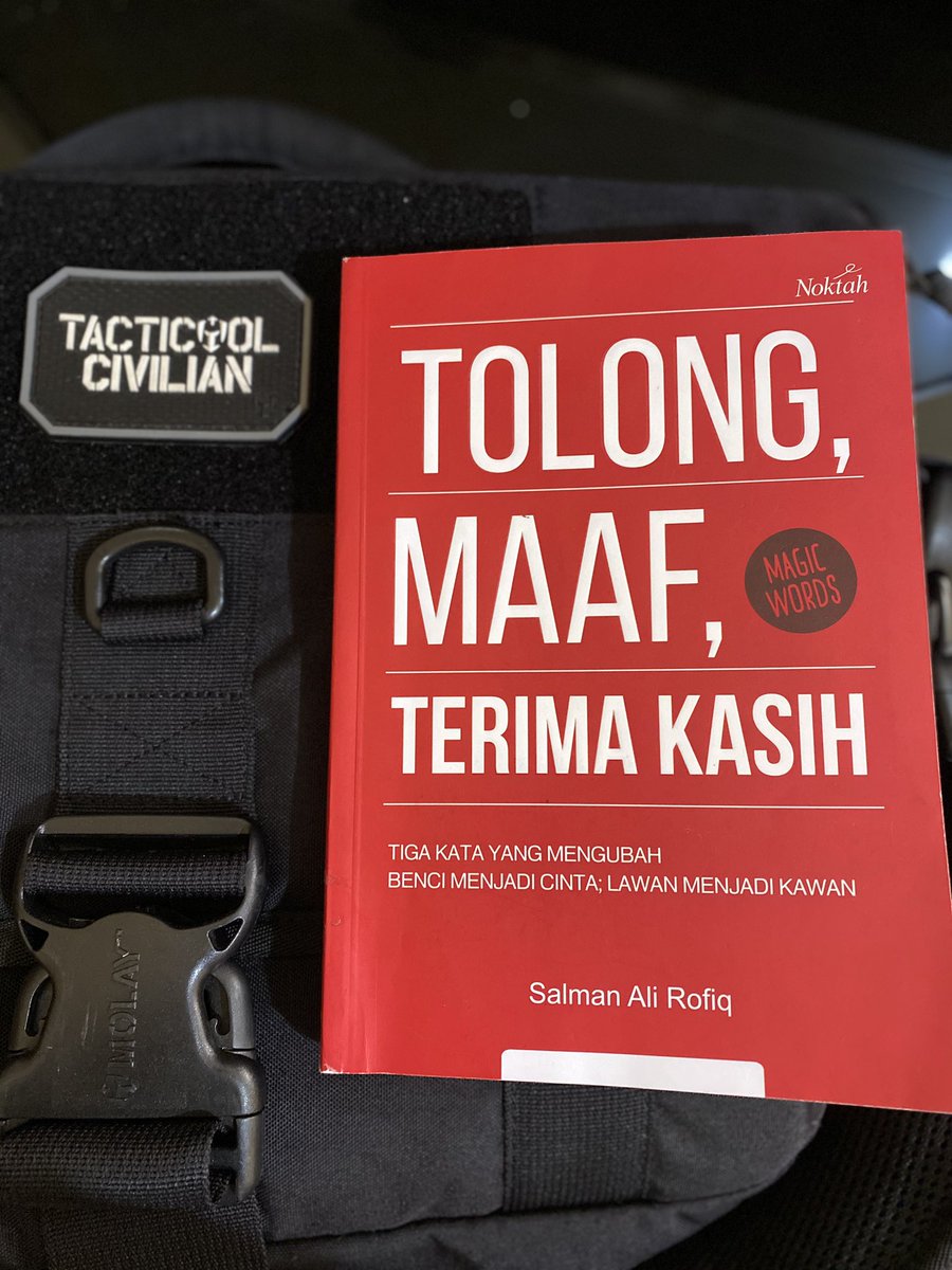 Wahiedz's tweet photo. Bacaan yang bagus, bermanfaat & mengungkit hasrat untuk berbuat kebajikan melalui kata-kata yg baik ๐ @salmanalirofiq @noktah #bacabuku #tolongmaafterimakasih #magicwords #highrecommended https://t.co/TglQmuHTL7