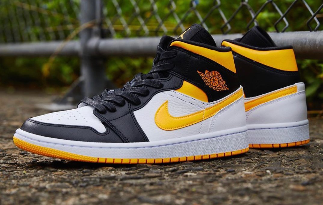 laser orange dunks footlocker