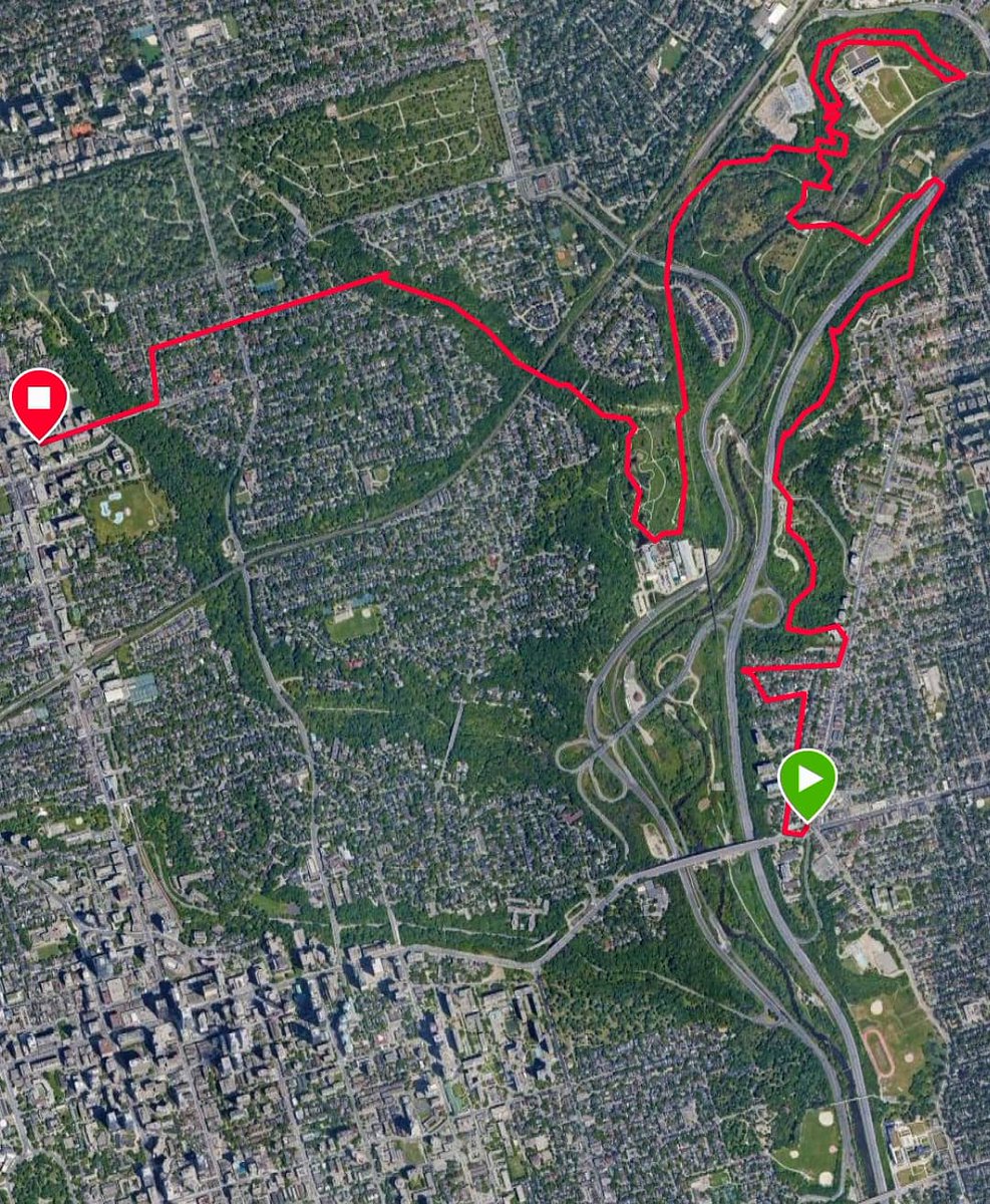 exploretofit's tweet photo. It was definitely a hilly 12 km route tonight for MRAC group 1's hike. Starting at Broadview &amp; Danforth and finishing at Yonge &amp; St. Clair. 

#TorontoCardio #TorontoFitness #TorontoExercise #TorontoWalking #TorontoHiking #TorontoSocial #MRAC #MidtownRaviners https://t.co/C4G4IE14qw