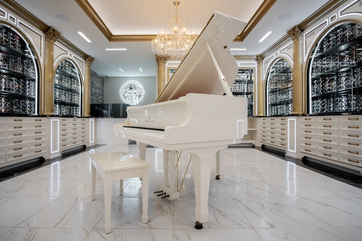 Corey Shapiro : the Unique Trendsetter Behind Vintage Frames Breaking the Mold
 bit.ly/32jVoMQ