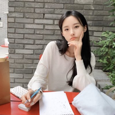 suminniemouse_'s tweet photo. Meh. #NewProfilePic https://t.co/o4wvvHHCJG