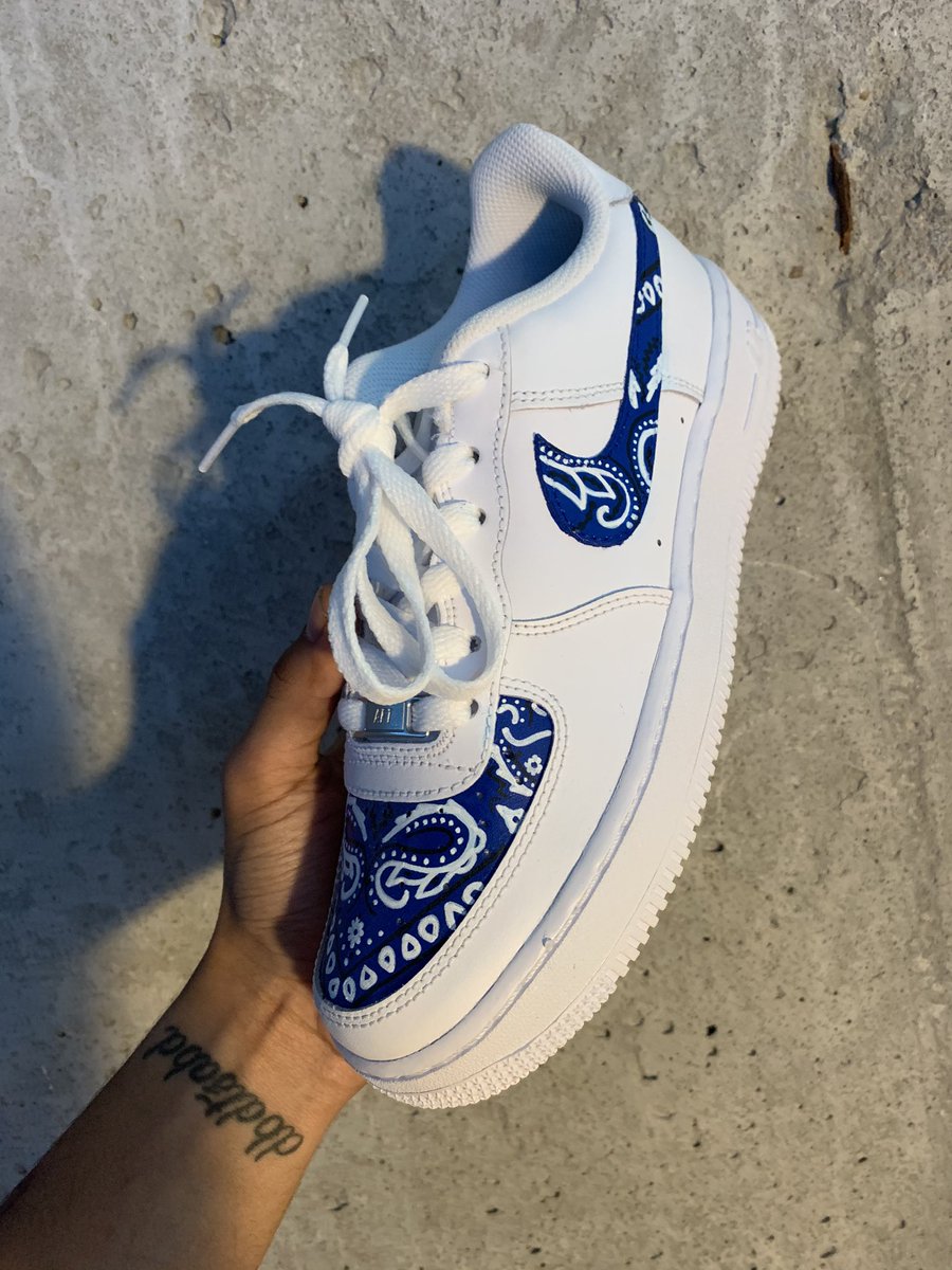 jorsantiago_'s tweet photo. free hand 💙✍🏽 https://t.co/lMOrDQfbWu