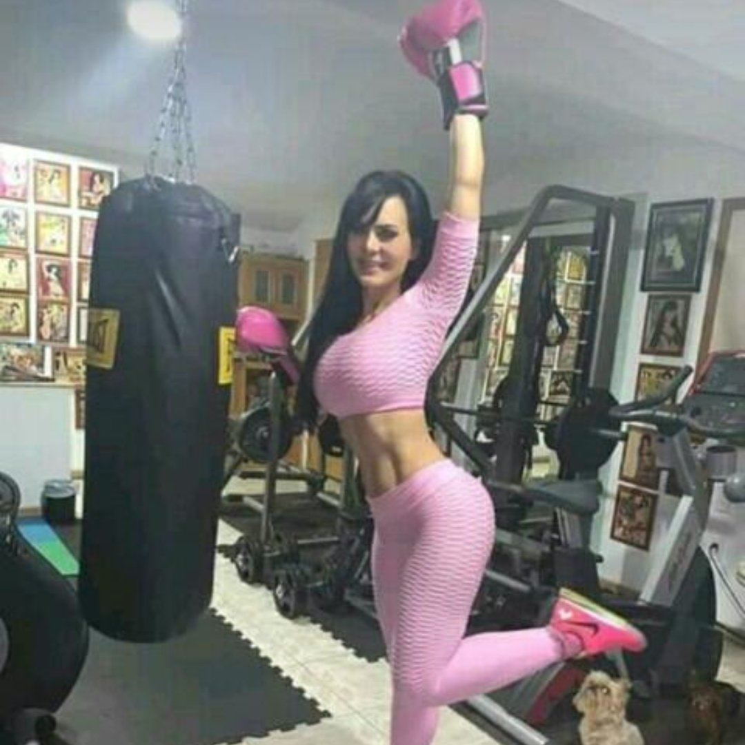 PdroCV's tweet photo. @Yubilicious Una foto de Maribel Guardia para que te suba el ánimo https://t.co/SU3AxFdvDF
