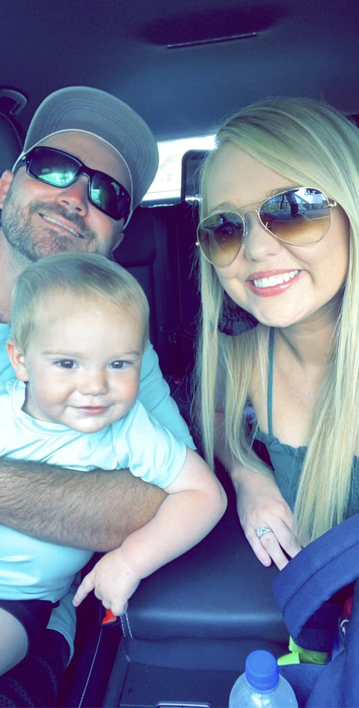 dmurff13's tweet photo. No words can describe how much I love these two. 

So. Dang. Thankful. 🤍 https://t.co/TyxUThZjGl