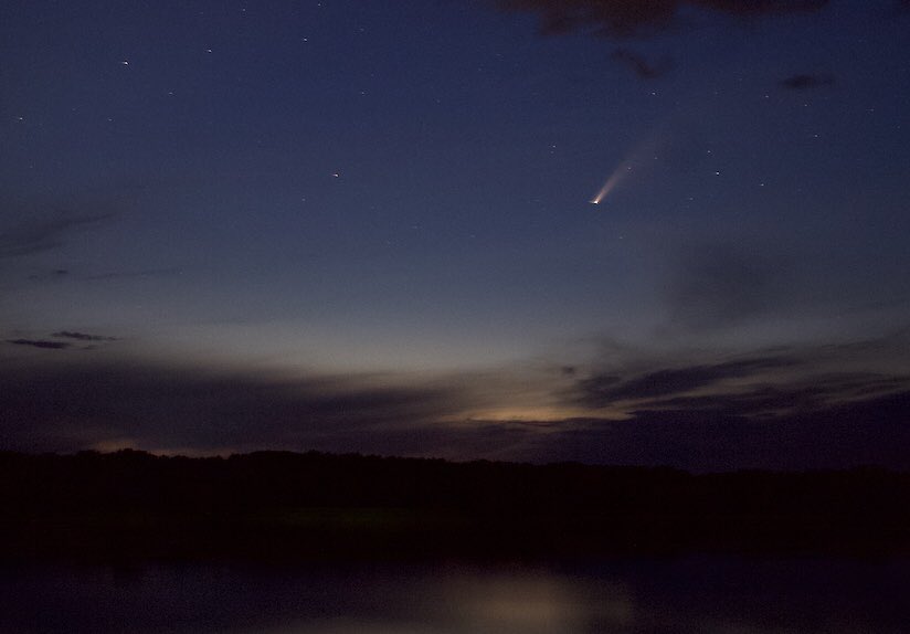 trollwag's tweet photo. It’s not everyday you get to shoot a comet. #NEOWISE over Lake Katchewanooka in Lakefield. @Ptbo_Canada https://t.co/un9JEKw1yX