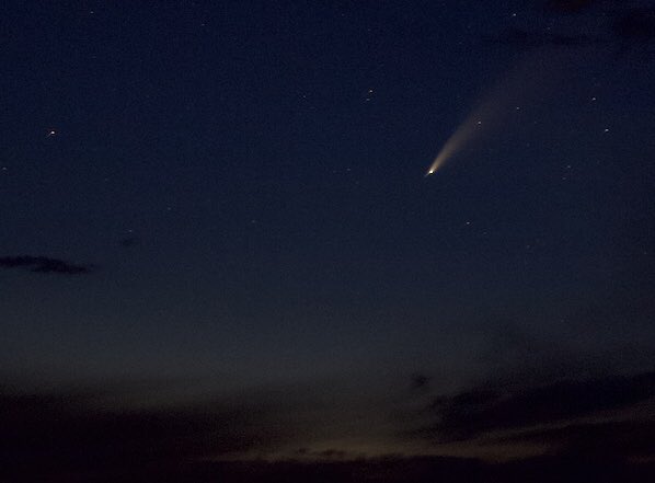 trollwag's tweet photo. It’s not everyday you get to shoot a comet. #NEOWISE over Lake Katchewanooka in Lakefield. @Ptbo_Canada https://t.co/un9JEKw1yX