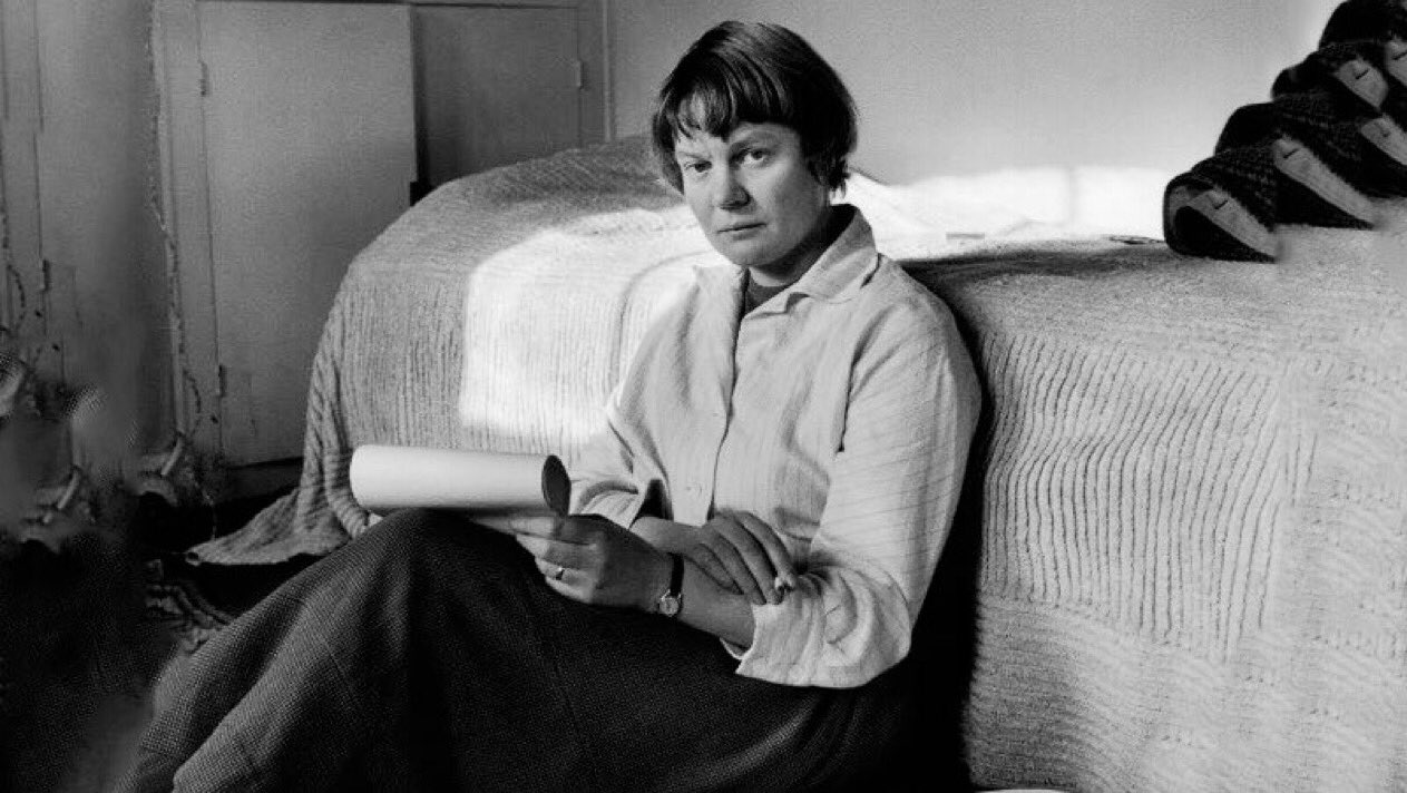 レインボーアイル Rainbow Aisle 7 15は アイリス マードック Iris Murdoch さんのお誕生日 アイルランドの作家 哲学者 小説 網のなか は世界的なベストセラーにとなり 1999年に他界 その人生は 01年の映画 アイリス に描かれ有名に 男女