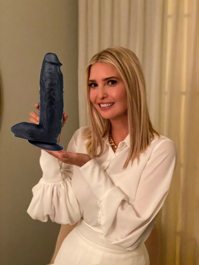 theGSpledge's tweet photo. @XSlanders @DeezNut64325575 @juliaswriter @jumoffit @IvankaTrump #FindSomethingNew
#SorryJared https://t.co/lxfr6JmiXt