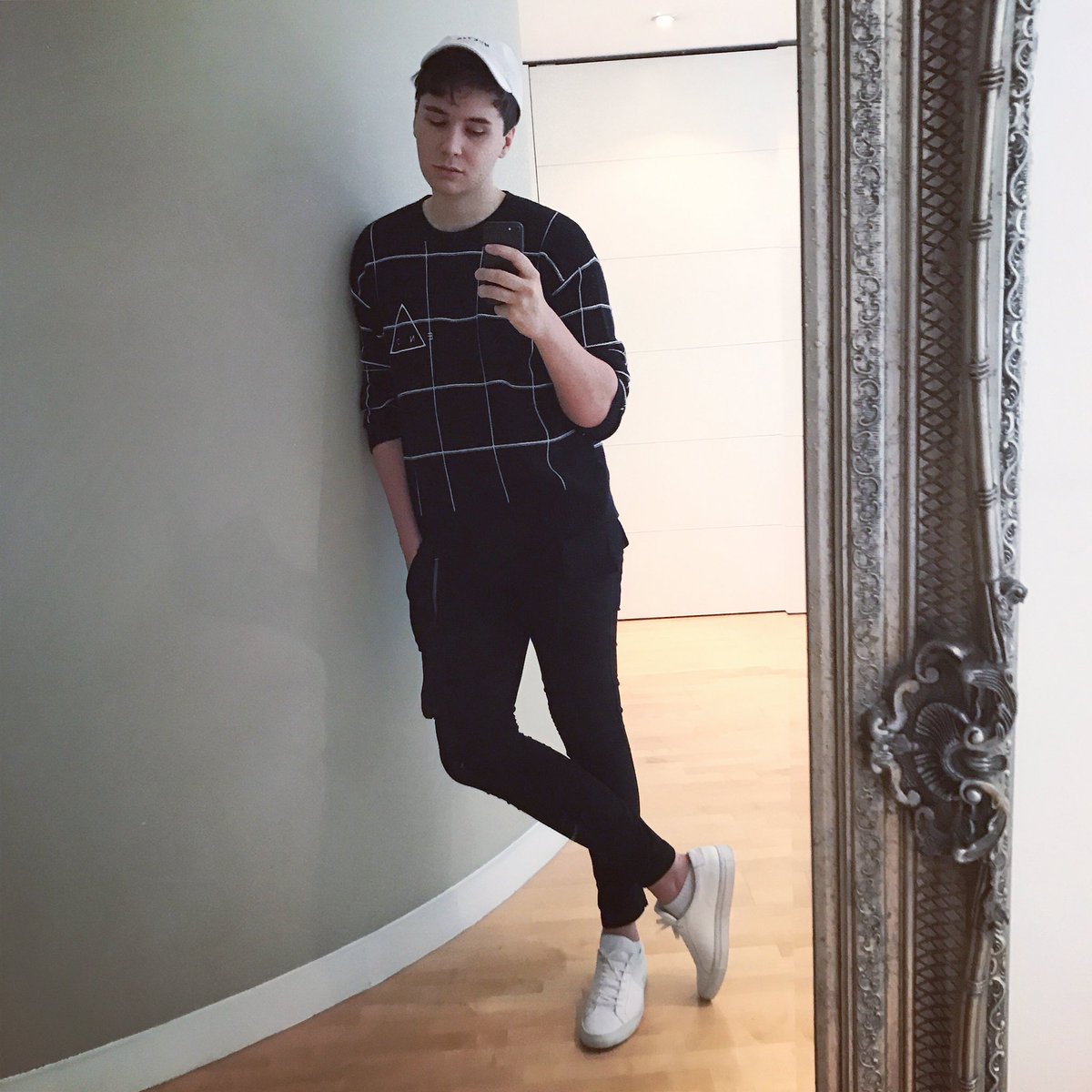#25 Wimbledon Fit (18.6%) - That one time instagram took Dan and Phil to see a fancy tennis game and forced them to give us content <3