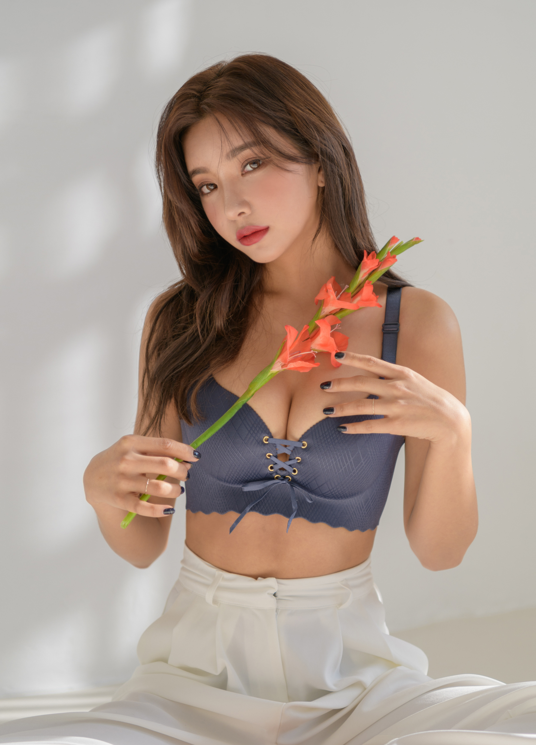 Dorosiwa ストラップを引っ張るとボリュームupが叶うコルセットブラ シンプルなデザインのセット構成です 太めの肩ストラップで安定感がある嬉しい下着 Dorosiwa 韓国 韓国ファッション 下着 ブラ セット ランジェリー Ootd 韓国通販 韓国