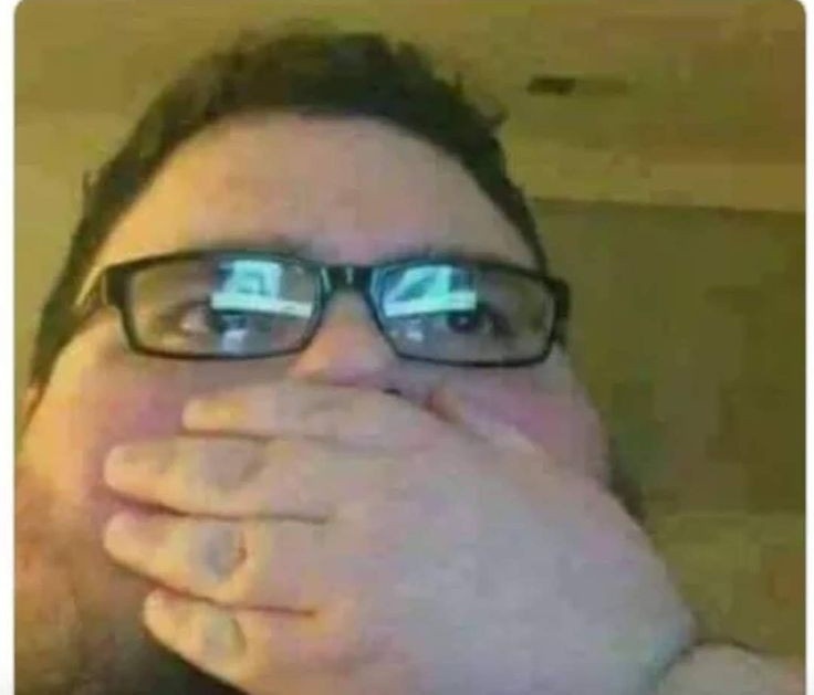 Gclxrs's tweet photo. Eu vendo a notícia da nuds//Eu vendo a nuds do Tiago Iorc 
KkkKKkKkkkkkkk (limites?) https://t.co/V3ip97AajC