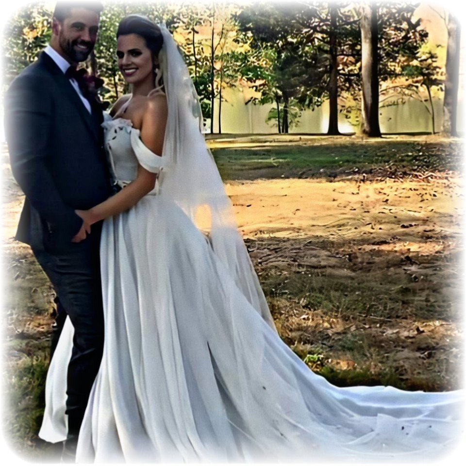 Sachikospett's tweet photo. Tan hermoso recuerda ese maravilloso día🖤🖤💍💍
#tbt❤️ #bodamatbella #matbella https://t.co/PHVPRYB8xP