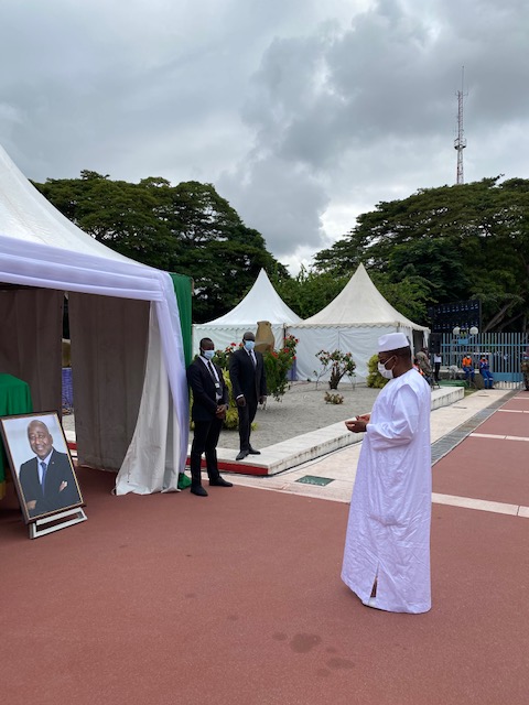 PrimatureGN's tweet photo. La délégation guinéenne conduite par le Premier ministre a pris part ce mardi aux obsèques nationales du défunt Premier ministre @AmadouGon. Dr Ibrahima Kassory Fofana est porteur d’un message du Chef de l’État Pr Alpha Condé à son homologue @AOuattara_PRCI et au peuple ivoirien https://t.co/n4PEE46pdM
