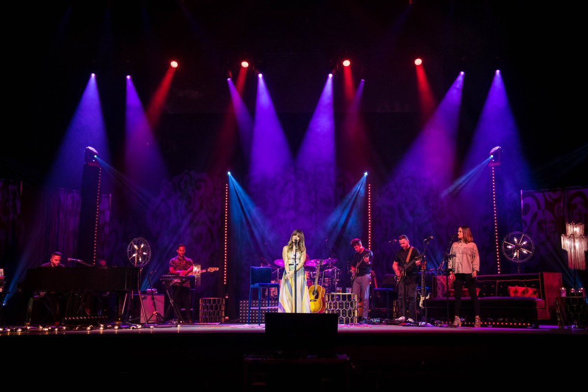 ldpgpr's tweet image. Check out these fantastic photos of @kanygarcia latest virtual concert live from the @CocaColaMH. Credits to Juan C. Rivera for this gorgeous #LightingDesign!

Promoter: @MoveConcertsPR