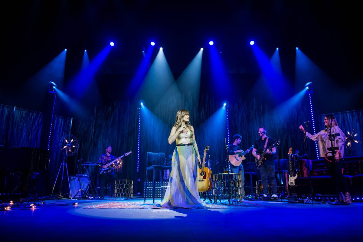 ldpgpr's tweet image. Check out these fantastic photos of @kanygarcia latest virtual concert live from the @CocaColaMH. Credits to Juan C. Rivera for this gorgeous #LightingDesign!

Promoter: @MoveConcertsPR