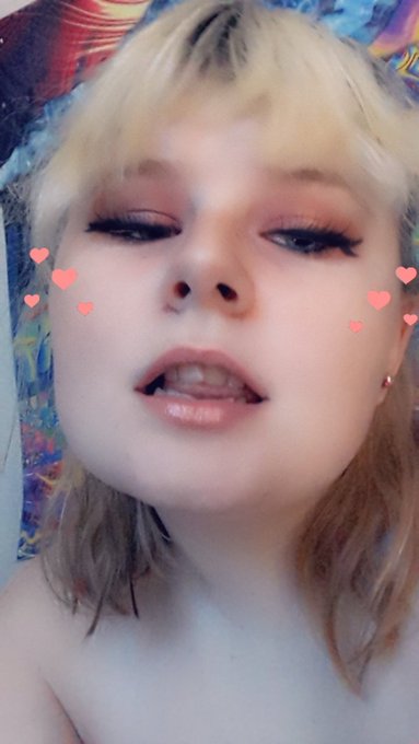 Umm, I feel very pretty today  👉👈 https://t.co/skFVGIAe5h