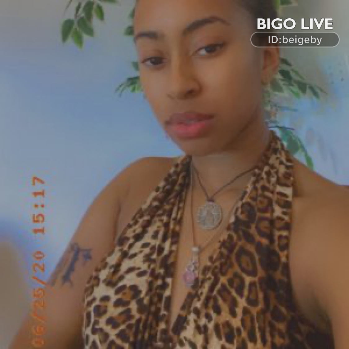 AllenBorum's tweet image. Come and see 💋BҽiɠҽBυɳɳყ🐇's LIVE in #BIGOLIVE: #dance Box Goals 🥺  
slink.bigovideo.tv/rsDPpm