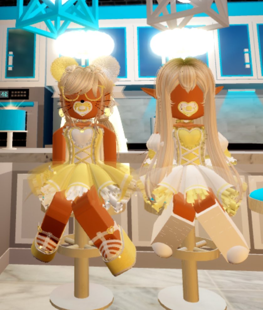 anti_socialhero's tweet photo. Which ones cuter left or right? #royalehightradings #royalehightrading #royalehightrades #royalehightrade #royalehighofferings #royalehighoffering #royalehighoffers #royalehighoffer #rhtrading #royalehigh #rhtwins #royalehightwins #rhpoll #rhcute #royalehightwin https://t.co/b2GrTwtyN1