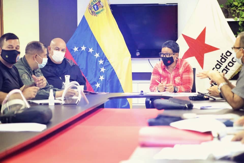 ErikaPSUV's tweet photo. Son 840 casos activos en nuestra ciudad pero a su vez, más de un millón de pruebas rápidas realizadas. Es un trabajo de acupuntura social para frenar la circulación del virus.
¡El momento nos exige unidad de todas las partes y fortalecimiento de la capacidad de despliegue! https://t.co/NiRyRqf6AK
