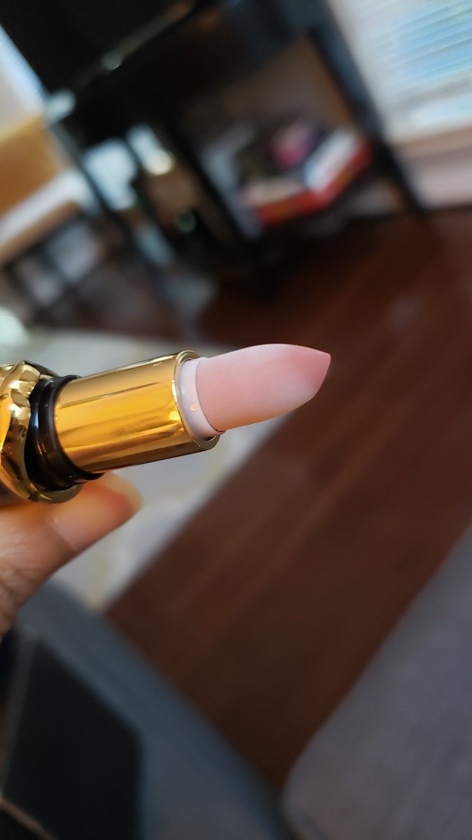 Miss_TheTower's tweet photo. Hello @patmcgrathreal! I just received some mini lipsticks in the mail, and when I opened them to look at the colors I saw they all have a white cast on them. Is this normal? 🤔 #help #makeupquestions https://t.co/4DImxxDpfK