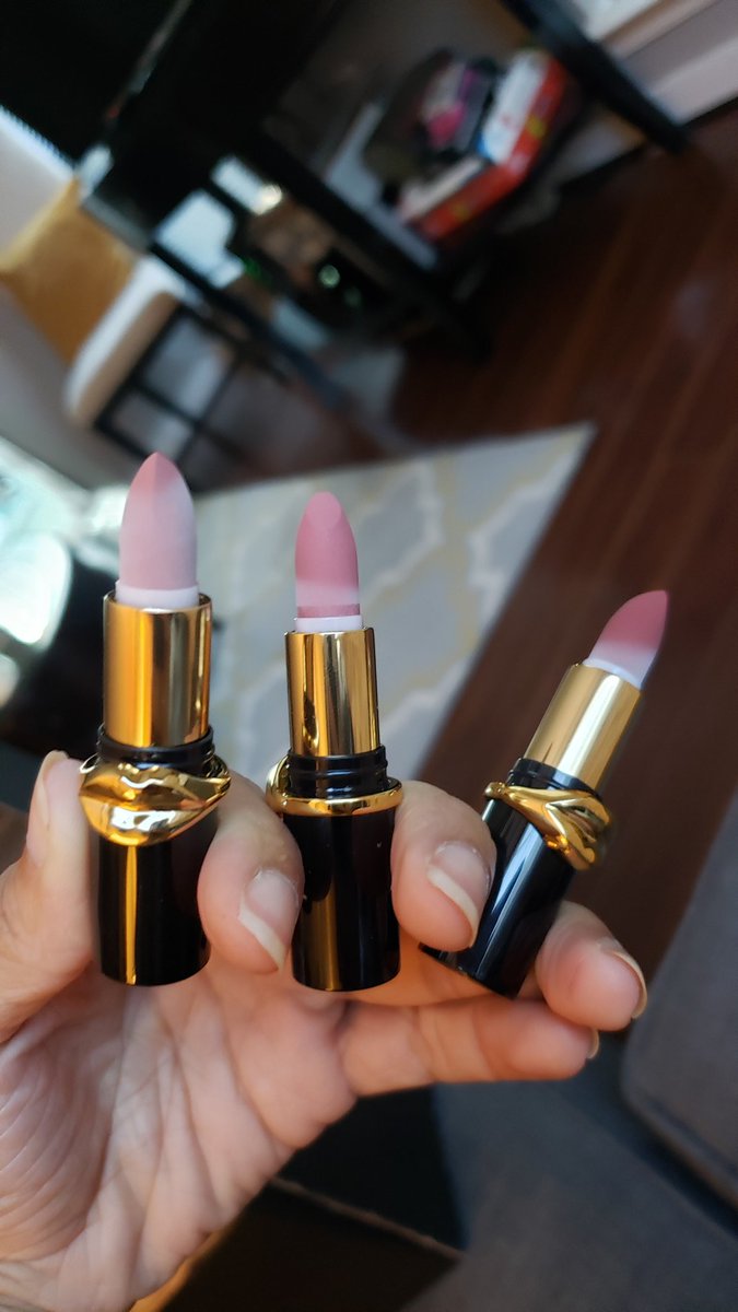 Miss_TheTower's tweet photo. Hello @patmcgrathreal! I just received some mini lipsticks in the mail, and when I opened them to look at the colors I saw they all have a white cast on them. Is this normal? 🤔 #help #makeupquestions https://t.co/4DImxxDpfK