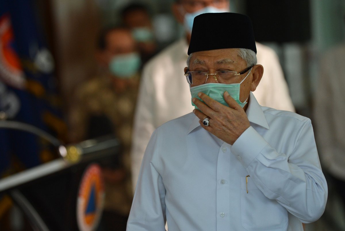 IndoAtMelb's tweet photo. Ma’ruf Amin has been conspicuously absent from efforts to respond to the Covid-19 pandemic. @PetersonDanielP looks at what the vice president has been up to #MarufAminNgapain 
https://t.co/kaKClw8DEl https://t.co/hRLCRAVHo6
