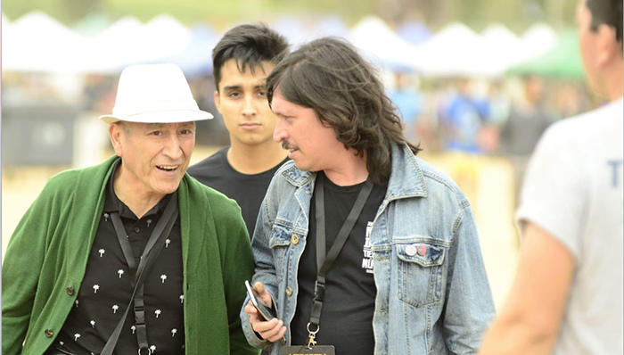 EscuelasdeRock's tweet photo. Se nos hincha el pecho: mañana, los @PulsarCL reconocerán al director de las @EscuelasdeRock, Patricio González, como ganador del Premio al Fomento y Desarrollo de la Música. Sintoniza la ceremonia mañana desde las 19.00 horas a través de @subelaradio. https://t.co/KOdGhNfAY7 https://t.co/DodZpFAxQG