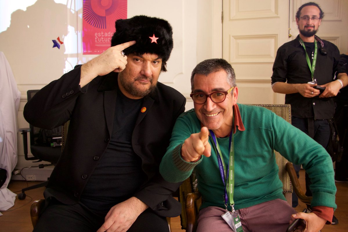EscuelasdeRock's tweet photo. Se nos hincha el pecho: mañana, los @PulsarCL reconocerán al director de las @EscuelasdeRock, Patricio González, como ganador del Premio al Fomento y Desarrollo de la Música. Sintoniza la ceremonia mañana desde las 19.00 horas a través de @subelaradio. https://t.co/KOdGhNfAY7 https://t.co/DodZpFAxQG