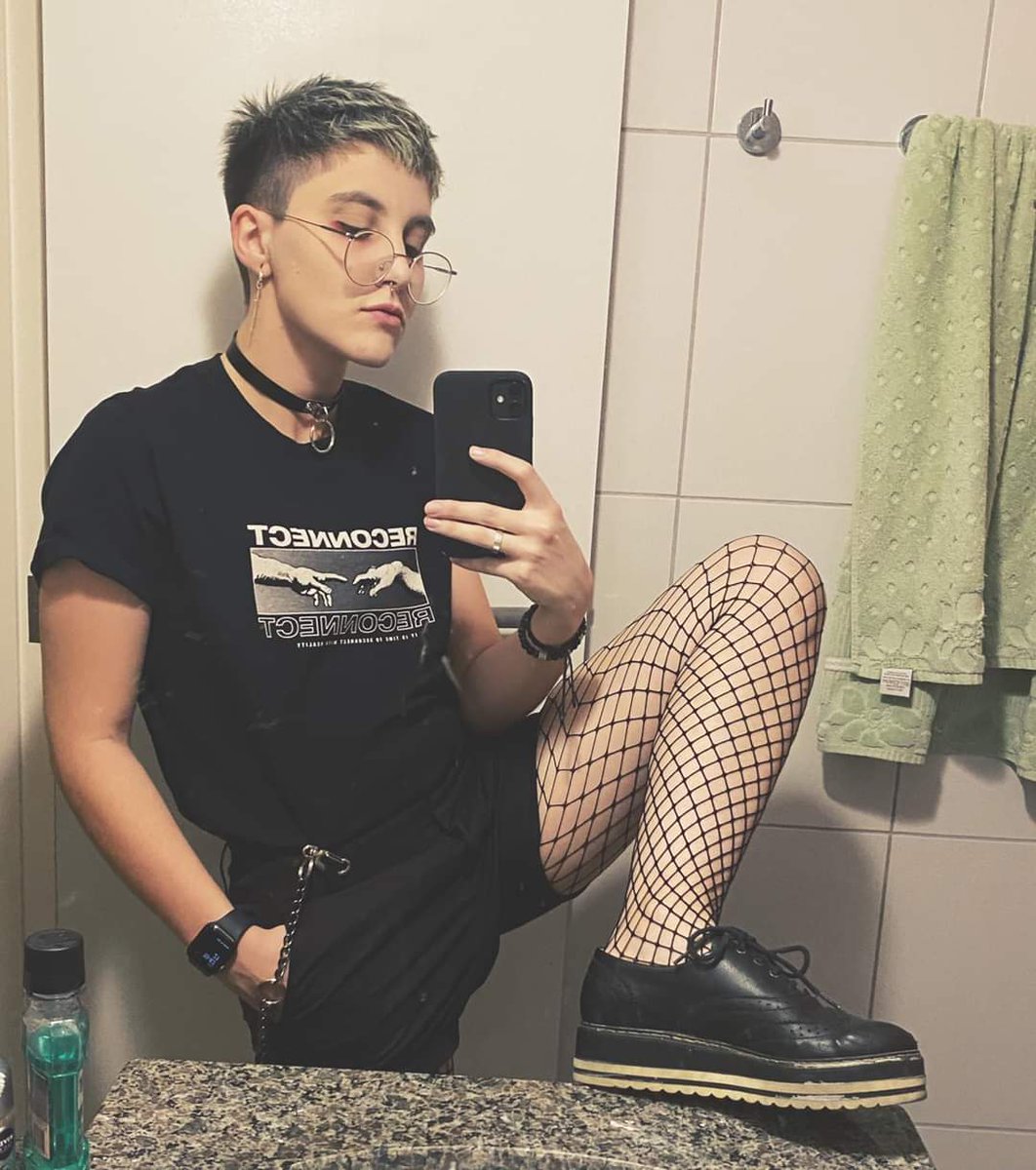 benjenheiro's tweet photo. FELIZ DIA DO ORGULHO NAO BINARIO desse transmasc q vos fala 🤙🏳️🌈
#verificanb #NonBinaryPeoplesDay https://t.co/VULEg22tvc