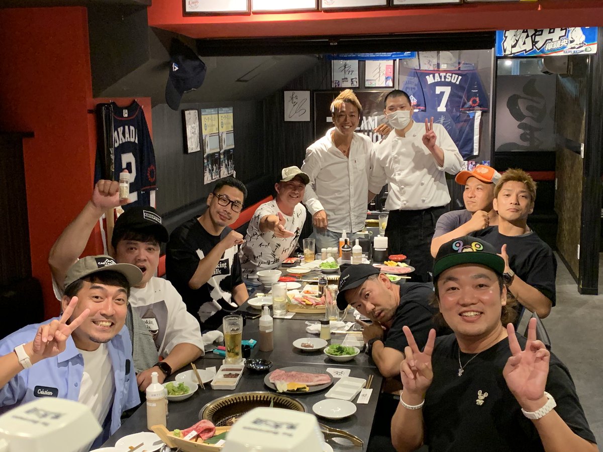 ラフ コントロール重岡 そして その後は一緒に秀久さんに行ったバッドボーイズの佐田さん おやかたくん 格闘家の所英男さんと 新所沢駅の近くの和牛焼肉dining煌という焼肉屋さんでご飯 最高に美味しい楽しいお店です また近いうちに行こう