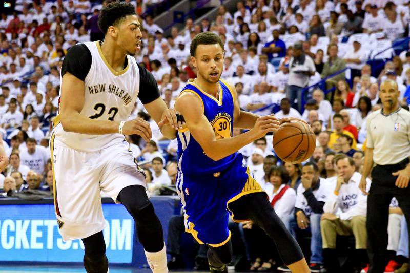 DubsFanJay's tweet photo. In 2015 Steph Curry became the only player in history to defeat the other 4 members of the All-NBA 1st team in the playoffs 

He did so by averaging 

28.3 PTS | 5.0 REB | 6.4 AST
45.6% FG | 42.2% 3PT | 56.7% eFG https://t.co/anpOsjlgHh