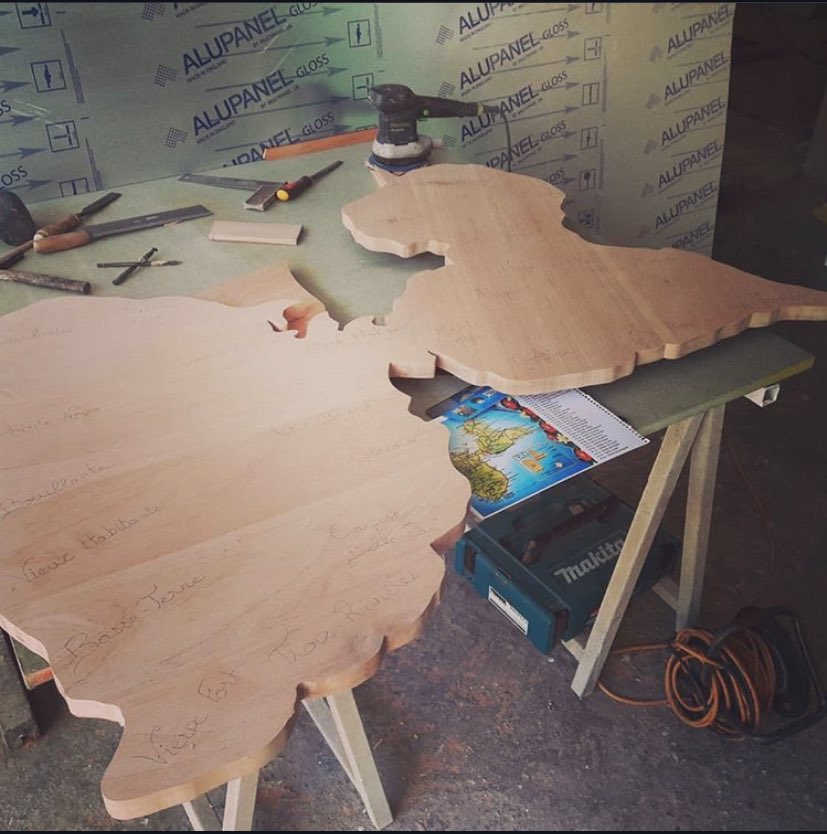 vnnvelle's tweet photo. @Meli_Positive Fabrication artisanale d’instruments et de meubles tendances 🥁🪑
- IG : soupirdesign_percussion https://t.co/rib06hrwyu